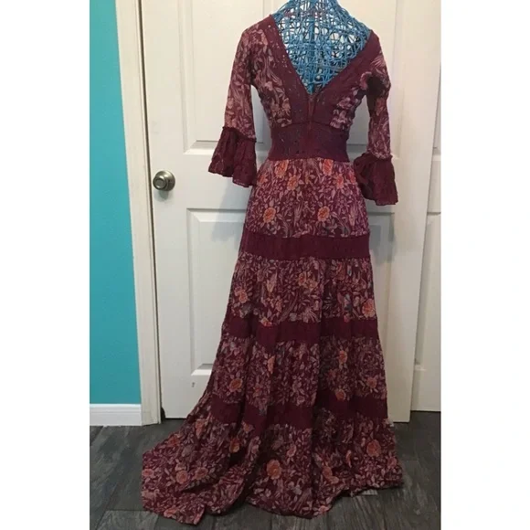 💥PRICE DROP💥 Dulce Maria Maxi Dress - Picture 4 of 7